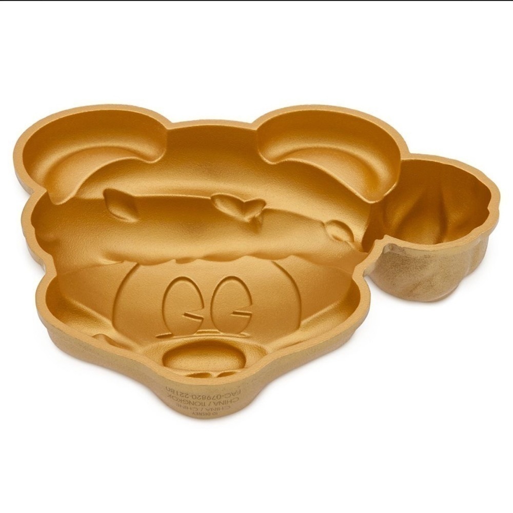DISNEY Mickey Mouse Mold - Christmas Santa Mickey - Picture 2 of 3